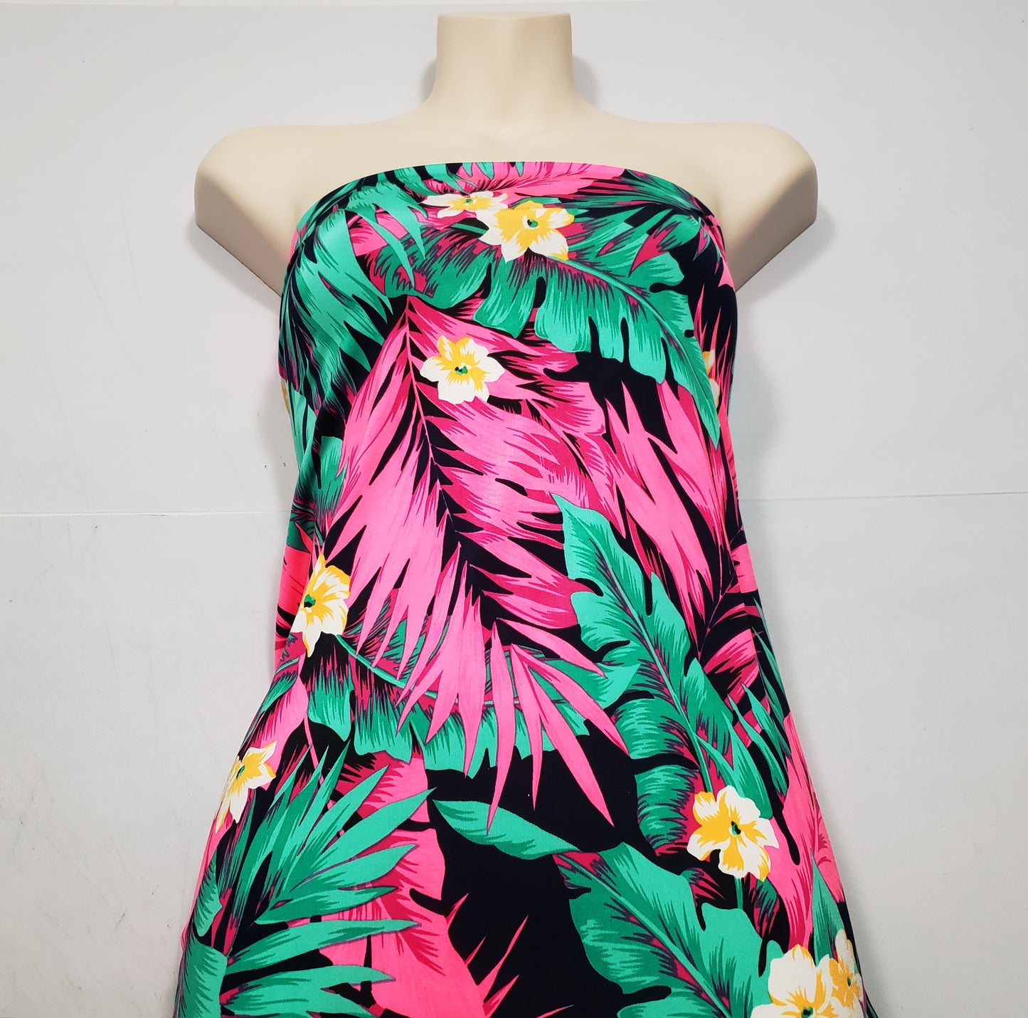 Tropical Foliage Print Nylon Spandex Fabric - Lightweight & Vibrant